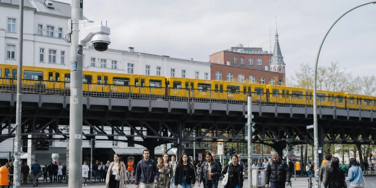 В Берлине тестируют систему видеонаблюдения с ИИ — The Local Germany