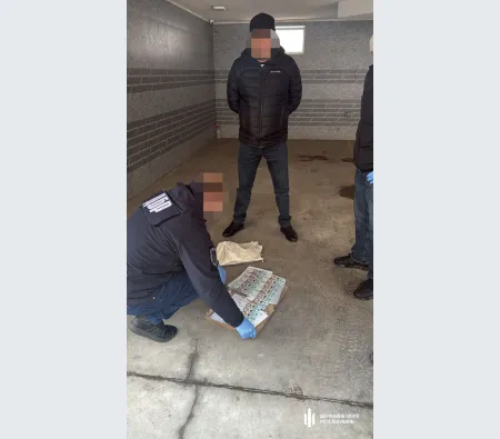 ДБР затримало очільника Держпраці Хмельниччини за продаж дозвільних документів