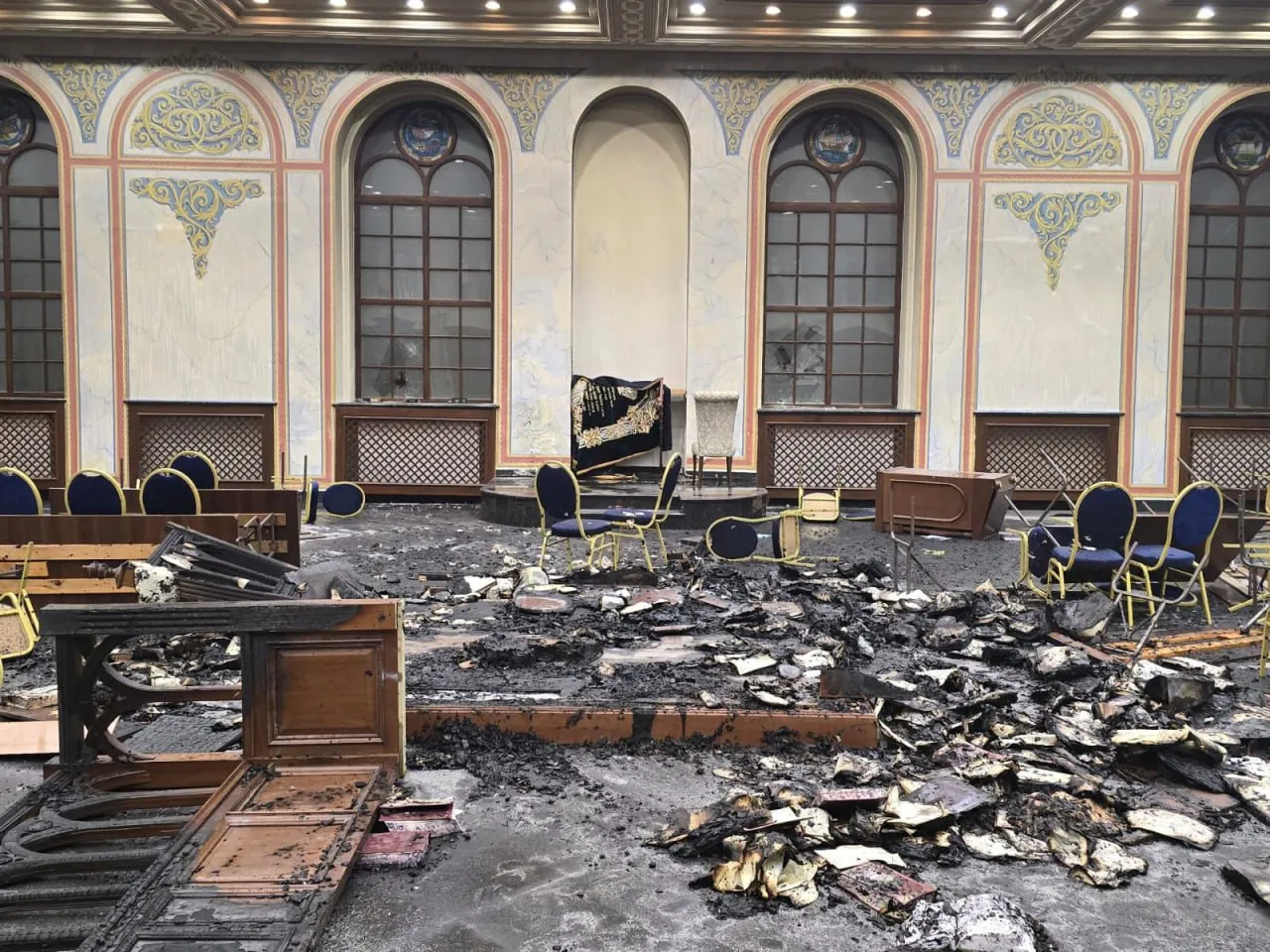 Суд арештував підозрюваного у підпалі синагоги в Чернівцях