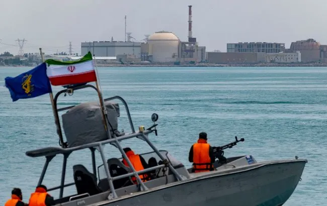 Підсанкційні танкери пройшли Ормузькою протокою попри обмеження США, — Reuters