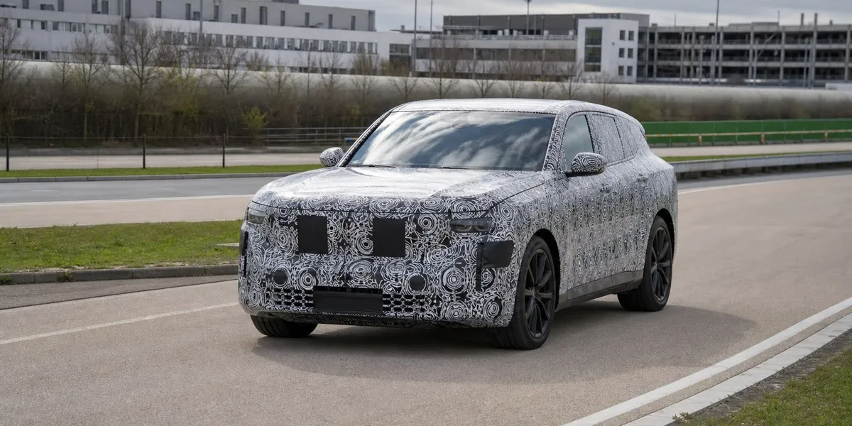 BMW plans to launch hydrogen-powered iX5 Hydrogen in 2028