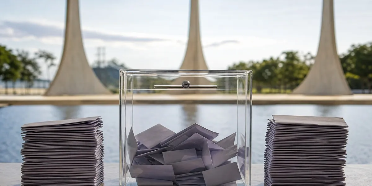 Bolsonaro leads Lula by 1 point ahead of Brazil runoff — The Rio Times ...