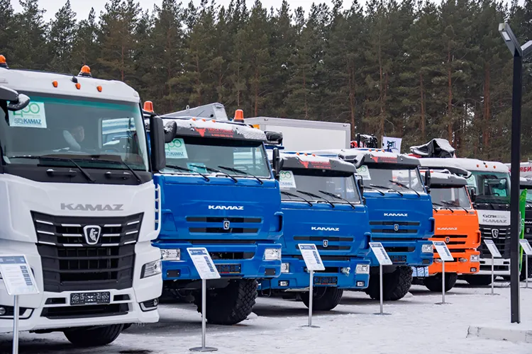 «КамАЗ» возвращается к четырёхдневной рабочей неделе из-за обвала рынка