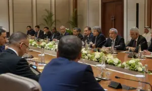 美国称在伊朗附近摧毁两艘伊朗船只