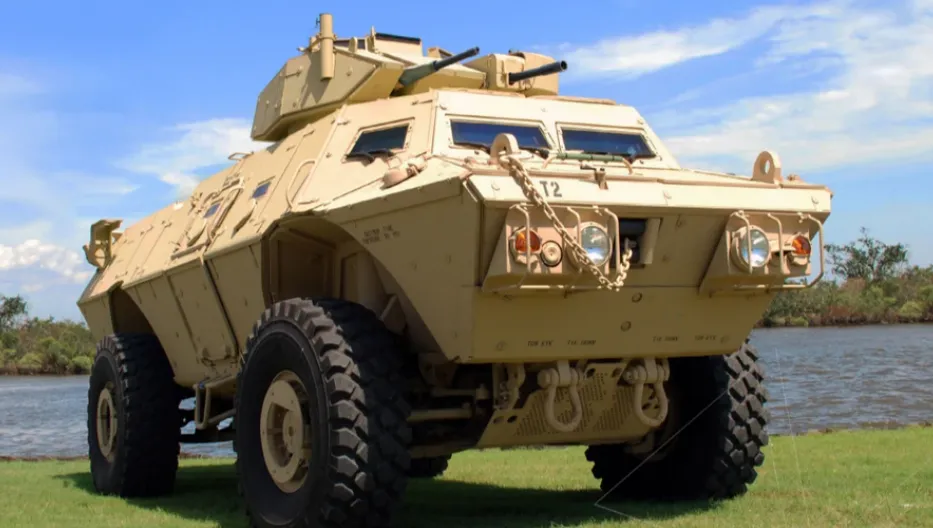 США нададуть Україні 65 броньованих машин Commando Select