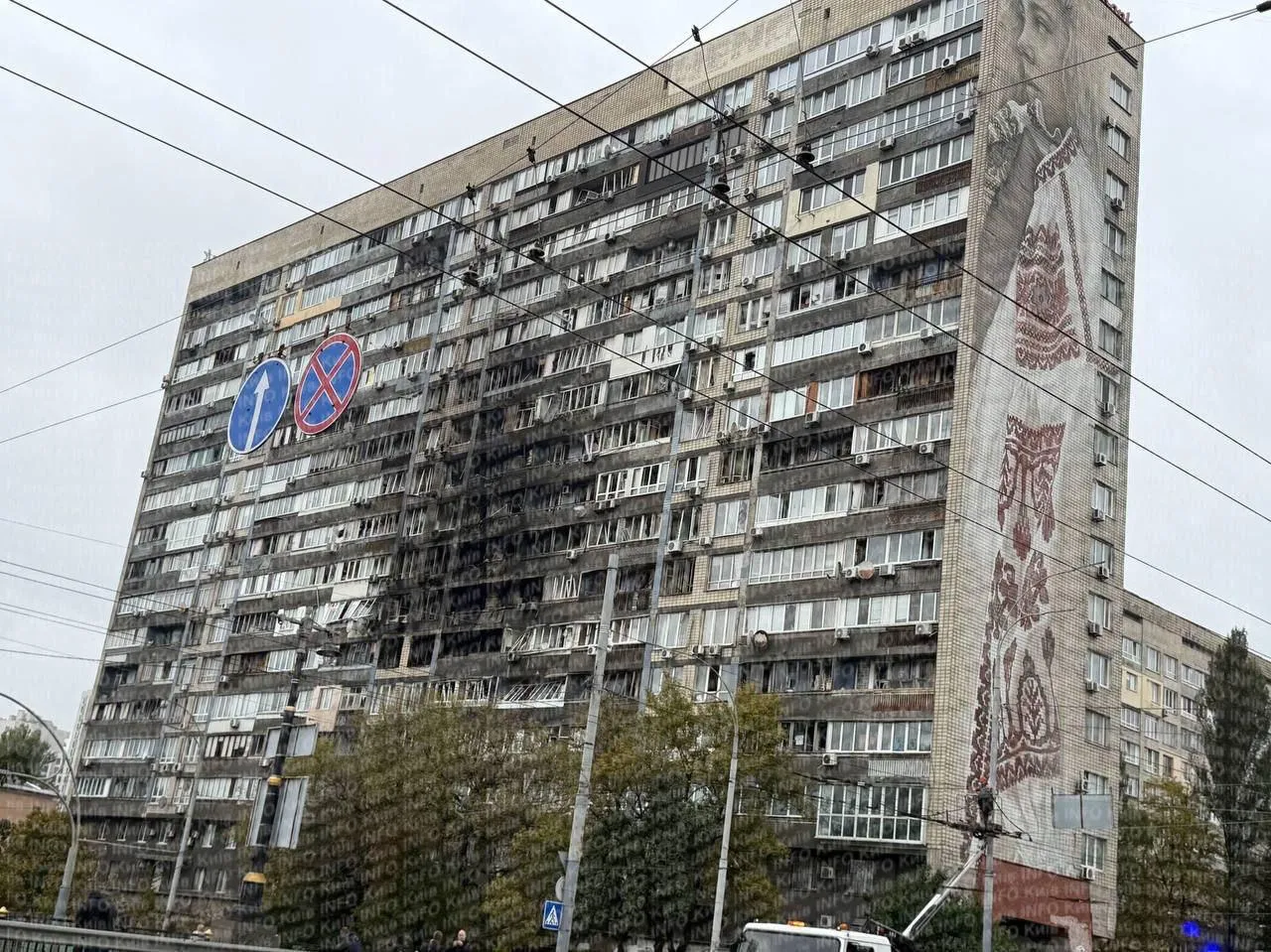 Фото, відео: як виглядає зруйнований російським дроном будинок у центрі Києва Фото, відео: як виглядає зруйнований російським дроном будинок у центрі Києва