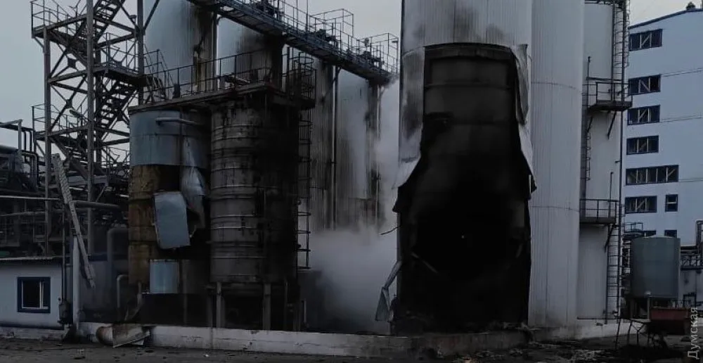 рф вдарила на Одещині по судну із зерном під прапором Панами