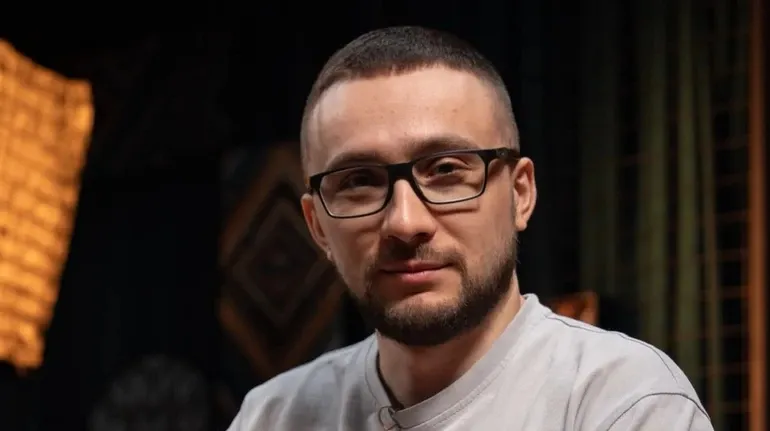 Сергей Стерненко показал обручальное кольцо после свадьбы