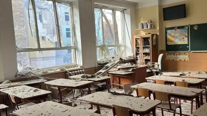 Росія зруйнувала в Україні понад 400 закладів освіти