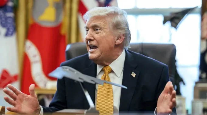 Трамп заявив, що Іран має переконати його зупинити війну