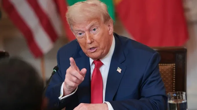 Трамп пригрозил Оману военным ударом из-за Ормузского пролива — CNN