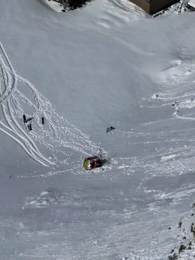 У Швейцарії кабіна канатної дороги зірвалася зі схилу, почалася рятувальна операція
