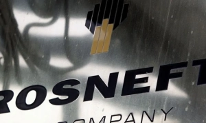 Konflikty między handlarzami ropą uderzyły w «Rosnieft» i budżet Kremla — Bloomberg