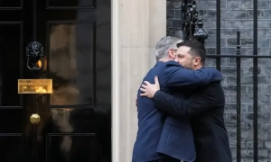 Prezydent Zełenski przybył na Downing Street na spotkanie ze Starmere’em