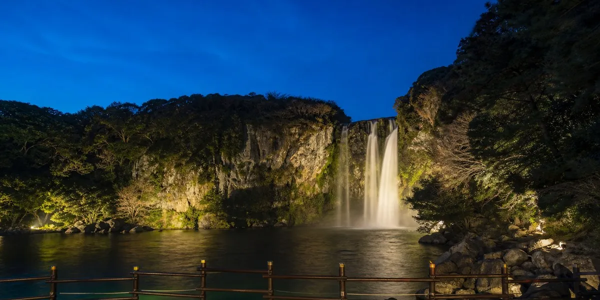 Night visits to Jeju waterfall suspended after tourist’s death — Korea Herald