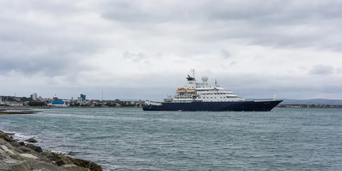 Chile’s defense minister backs trade between Punta Arenas and the Falklands — MercoPress