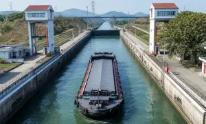 谢里夫与开伯尔-普什图省省长呼吁中央与该省和谐共处