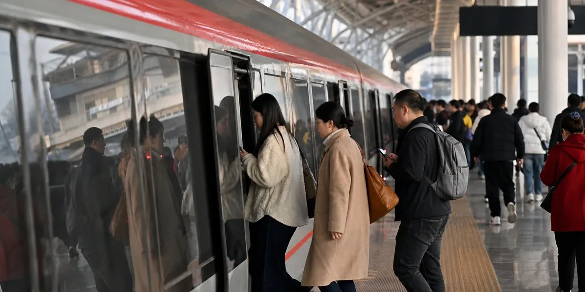 China's urban rail transit made 2.94 billion passenger trips in August