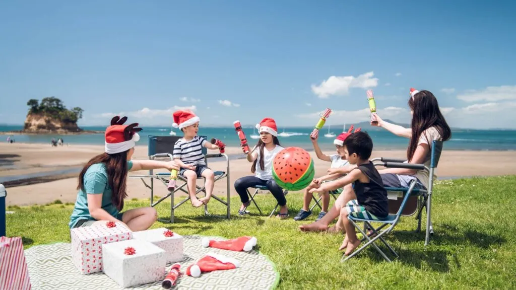 У Новій Зеландії Різдво вже почалося: літо, океан і святкові барбекю