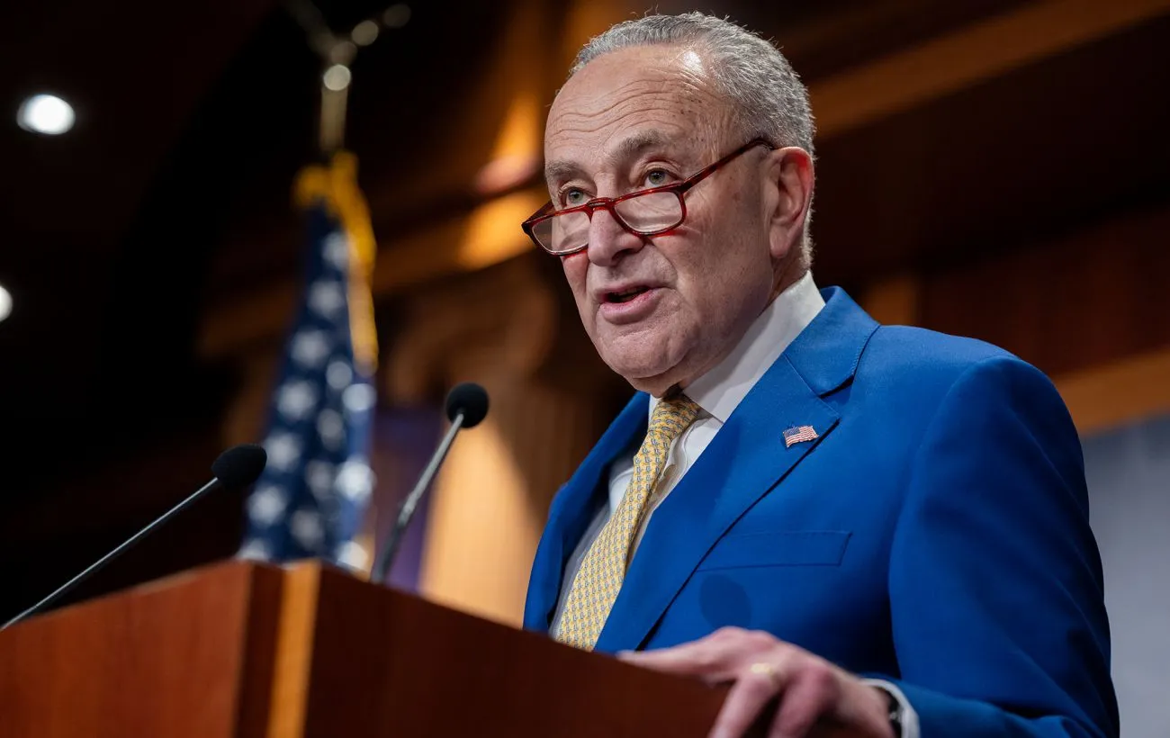 Сенатори-демократи розкритикували Трампа за пом’якшення санкцій проти нафти з РФ