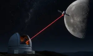 Індійський фотограф показав три дні прольоту комети через середину Сонячної системи