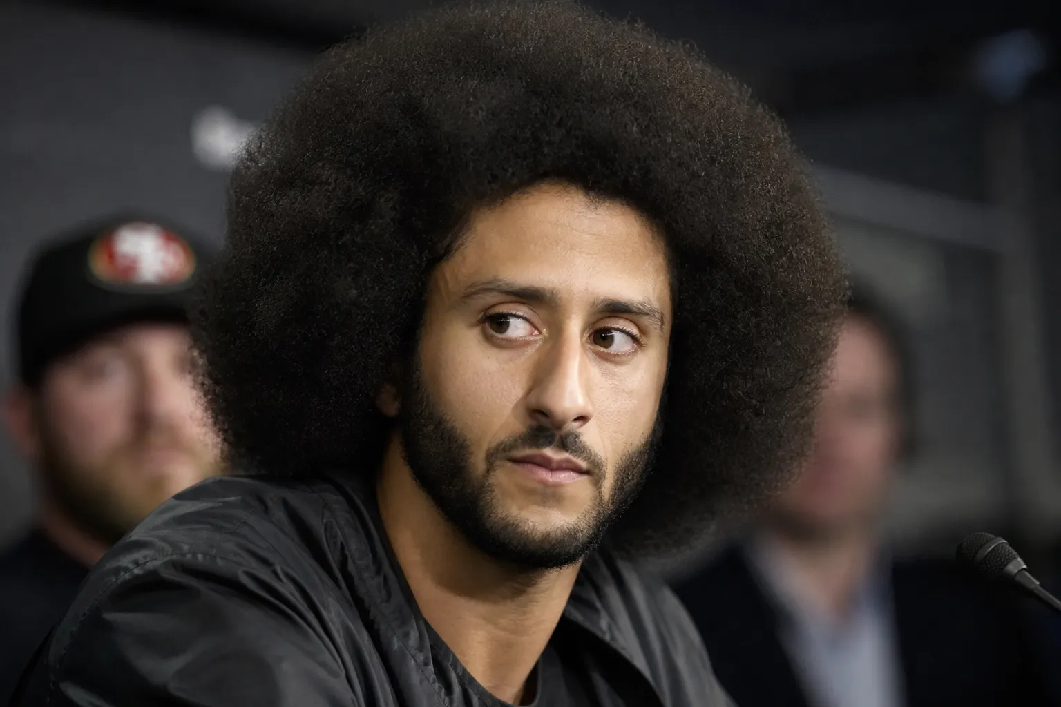 Colin Kaepernick to receive Muhammad Ali Center humanitarian award