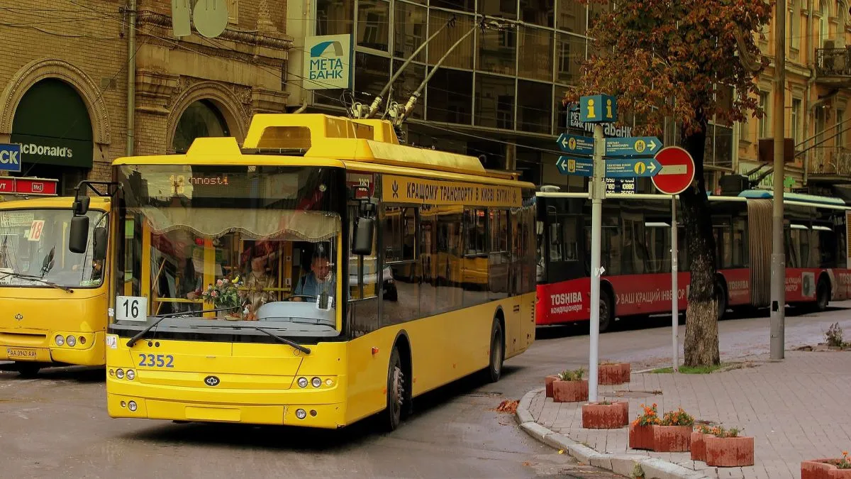 In Kyiv, the routes of four trolleybus lines were changed due to shelling