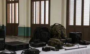 巴黎抗议者封锁卢浮宫入口 — Asharq Al-Awsat