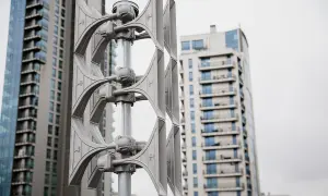 Дружина прем’єра Іспанії поскаржилась на блогера через питання про корупцію