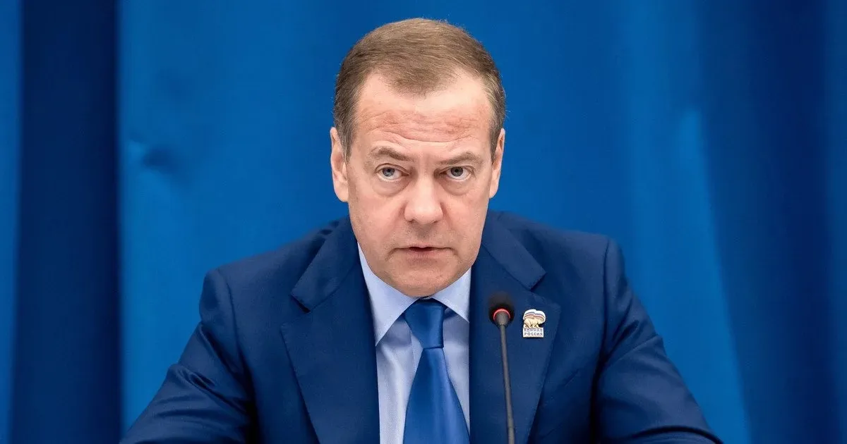 Медведев заявил, что Россия может перестать существовать при одном условии