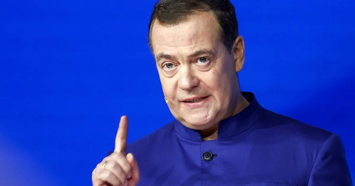 Медведев освоил ИИ и снял видео с испуганными Макроном, Мерцем и Урсулой фон дер Ляйен