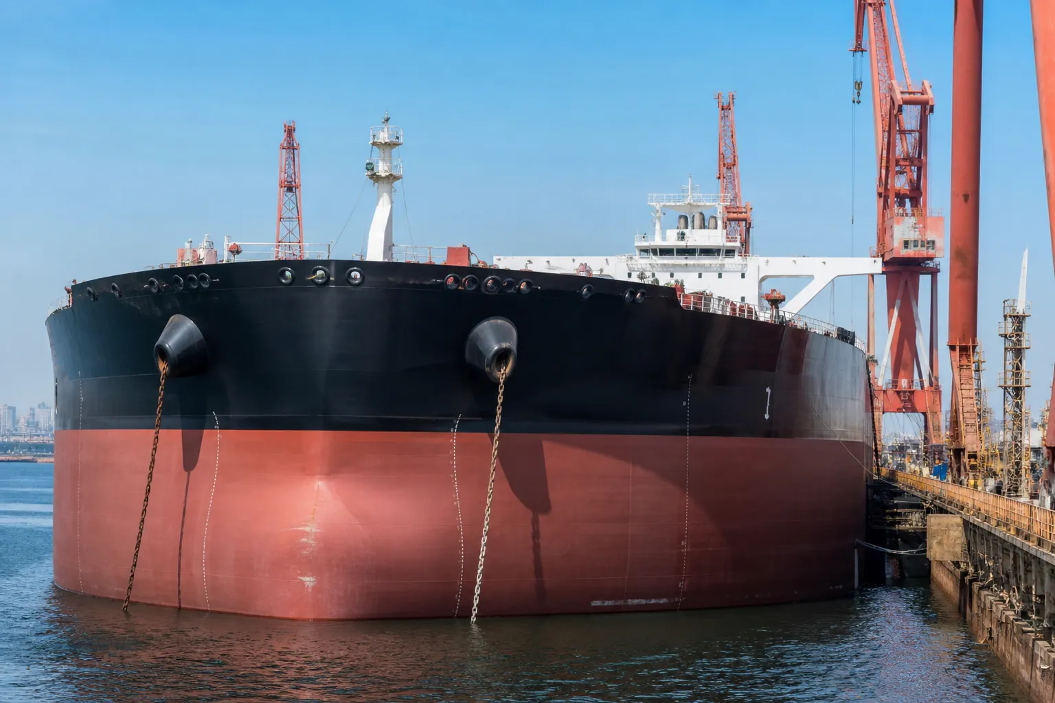 У Даляні передали норвезькій компанії нафтовий танкер VLCC