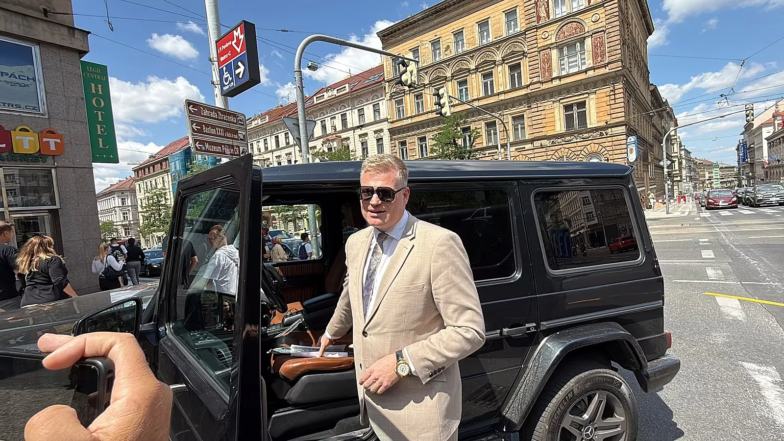 В Чехии политик приостановил исполнение своих полномочий после ДТП в центре Праги