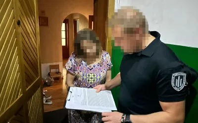 Колишня податківиця переоформила службове житло на доньку