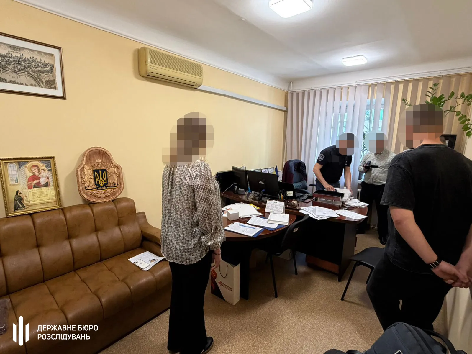 Чиновнику миграционной службы сообщили о подозрении в связи с сокрытием имущества на сумму 13 млн грн