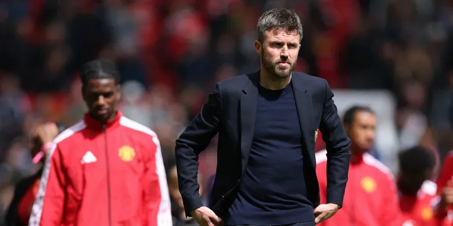 Manchester United has secured a coach through 2028