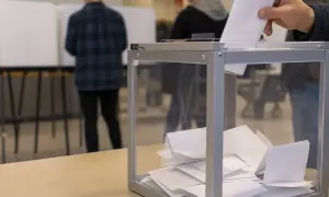 Башню Азади в Тегеране подсветили цветами флага Мексики