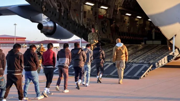 Трамп доручив перевірити всі грін-карти іноземців із «ризикових» країн