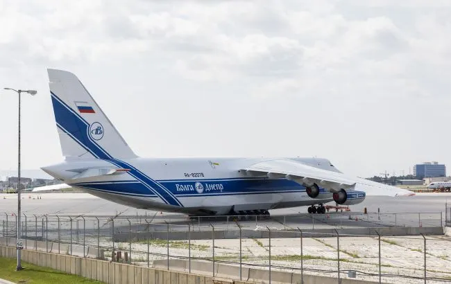 Канада залишила російський літак Ан-124 під арештом