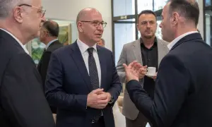 НАТО готово к двум вариантам действий Кремля в Украине: подробности  