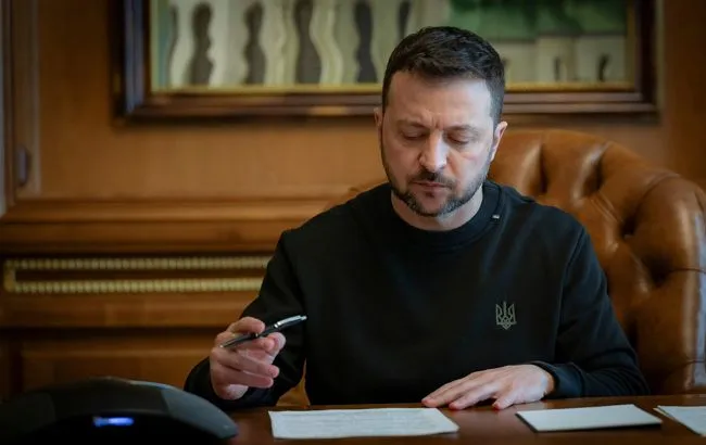 Зеленський підписав продовження воєнного стану та мобілізації