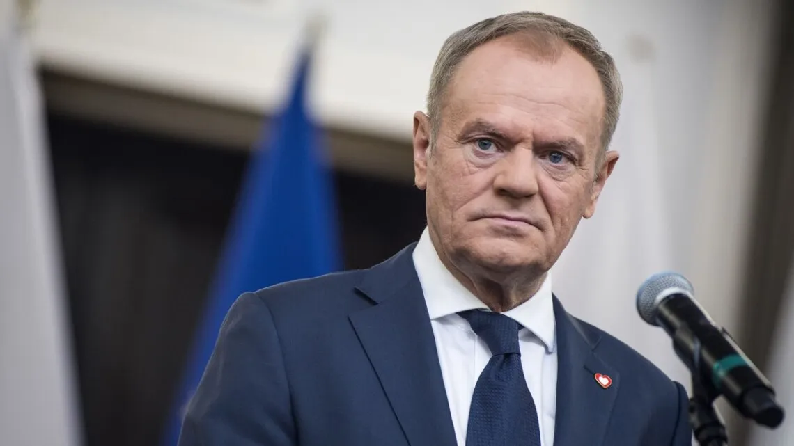 Туск екстрено скликав нараду після масованої атаки росіян на Україну