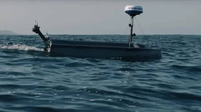 Біля Філіппін американський морський дрон наблизився до китайського есмінця