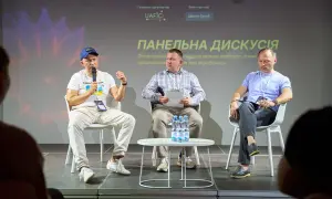 Сибіга закликав партнерів терміново передати Україні локомотиви