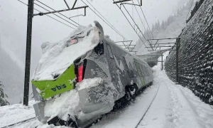 Макрон здійснив світовий фурор своїми окулярами