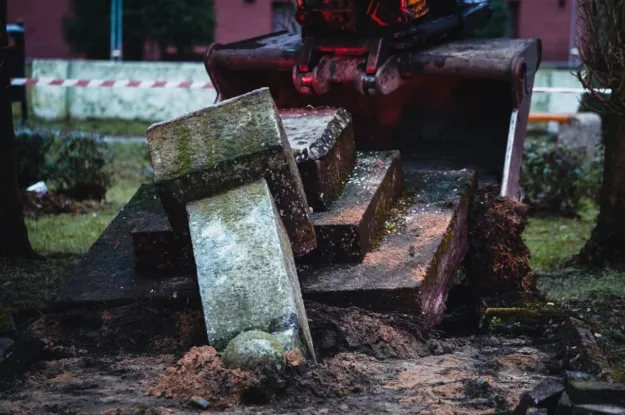 W Polsce zburzono obelisk upamiętniający «wyzwolenie» miasta na północy kraju przez Armię Radziecką