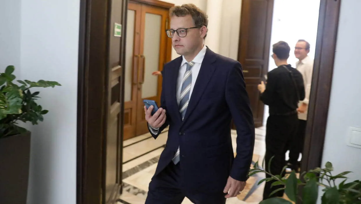 Sąd w Warszawie wydał europejski nakaz aresztowania posła, który uciekł na Węgry