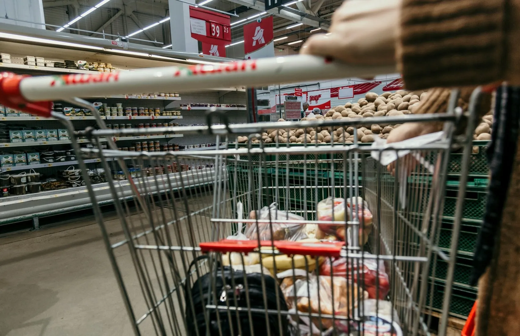 Инфляция в Украине ускорилась до 2,1% за месяц