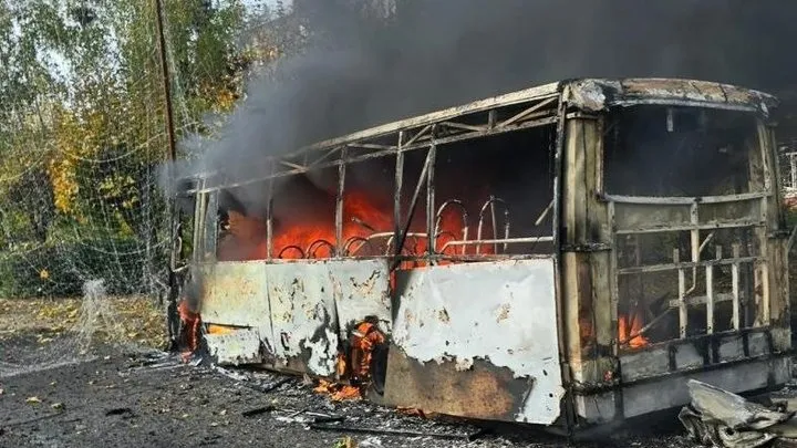 Росія вдарила по рейсовому автобусу в Краматорську, є загиблі та поранені