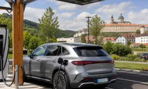 Rivian добавила новые цвета кузова и светлый салон для R2 — InsideEVs